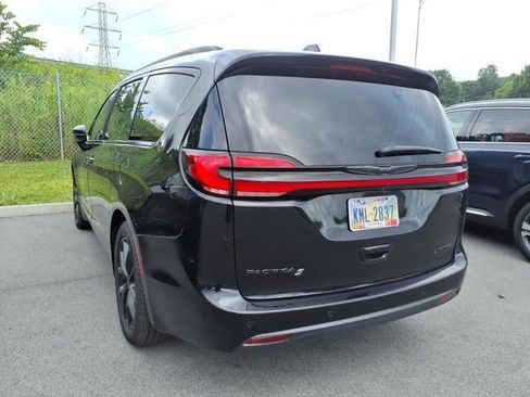 Used 2025 Chrysler Pacifica Limited FWD image 20