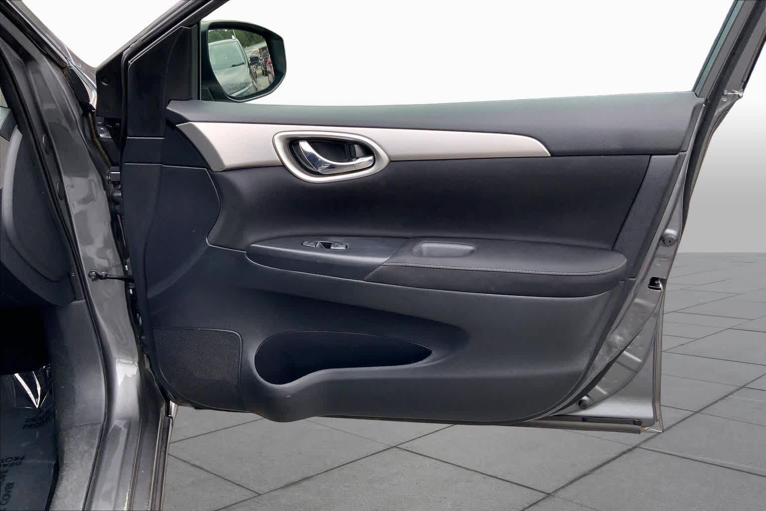 Used 2015 Nissan Sentra S FWD image 20