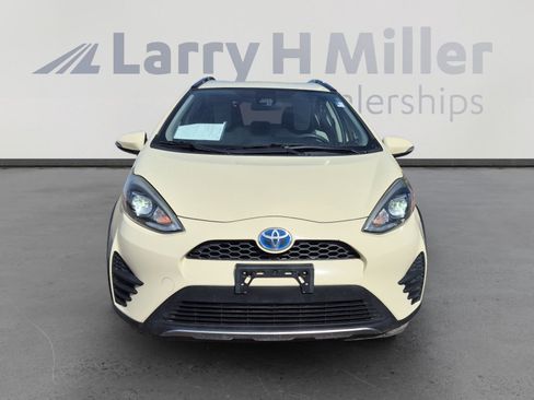 Used 2018 Toyota Prius C One FWD image 8