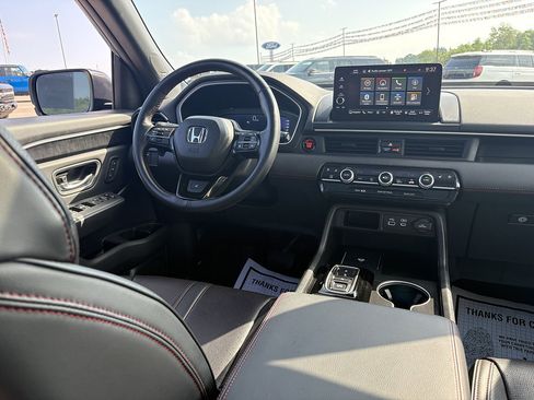 Used 2025 Honda Pilot Black Edition image 26