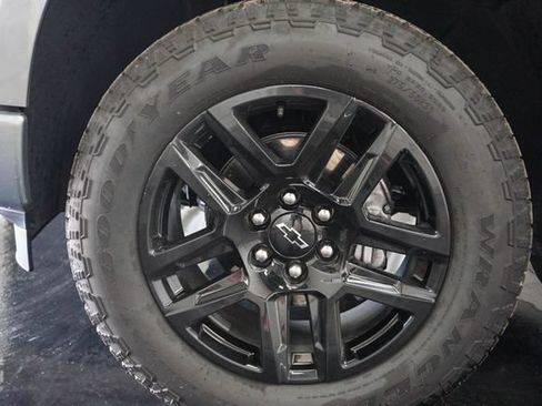 Used 2026 Chevrolet Silverado 1500 RST w/ RST Select Package AWD/4WD image 4