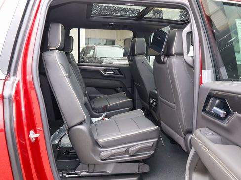 New 2026 GMC Yukon XL Elevation w/ Elevation Premium Package AWD/4WD image 35