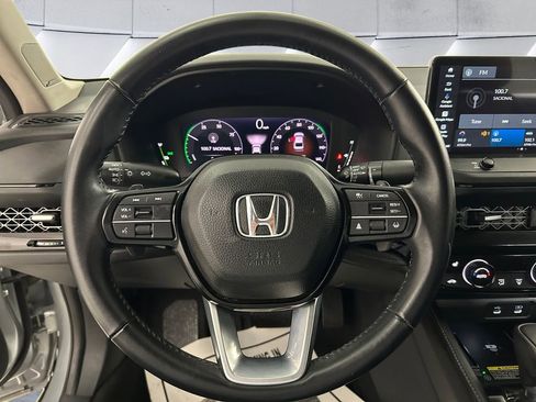 Used 2024 Honda Accord Touring image 9