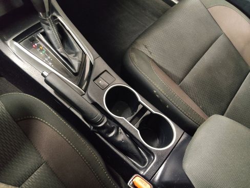Used 2018 Toyota Corolla LE FWD image 26