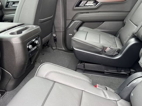 New 2026 GMC Yukon Denali w/ Sun & Power Step Package AWD/4WD image 13