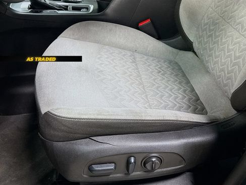 Used 2022 Chevrolet Equinox LS w/ LS Convenience Package FWD image 19