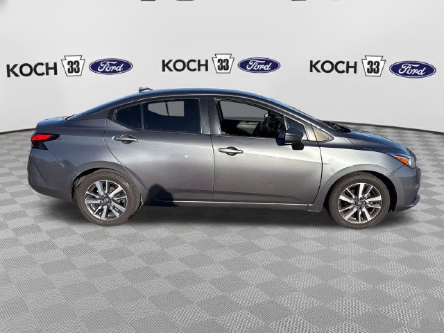 Used 2021 Nissan Versa SV FWD image 9