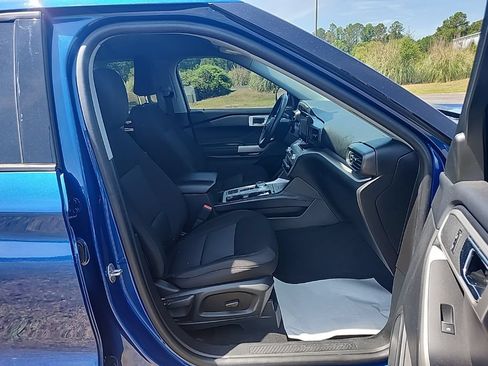 Used 2023 Ford Explorer XLT RWD image 34