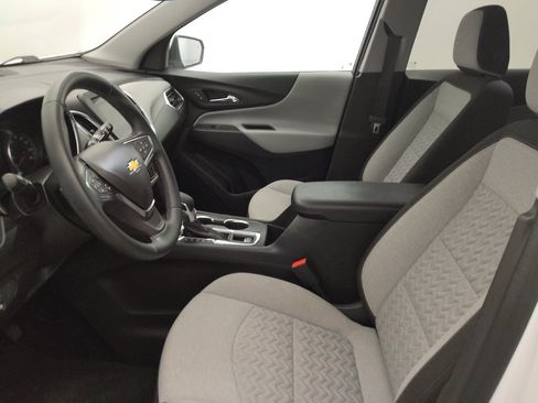 Used 2024 Chevrolet Equinox LT AWD/4WD image 17