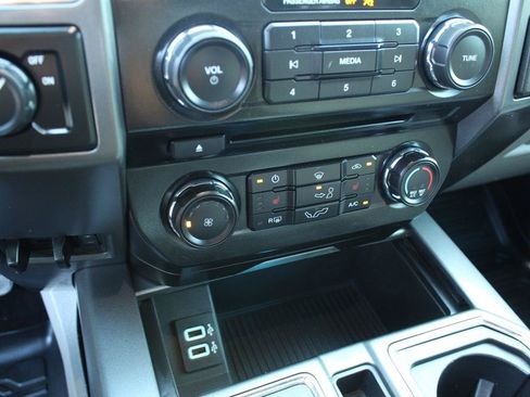 Used 2017 Ford F150 XLT w/ Equipment Group 302A Luxury RWD image 26