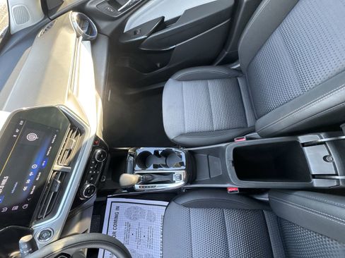 Used 2025 Chevrolet Trax LT image 36