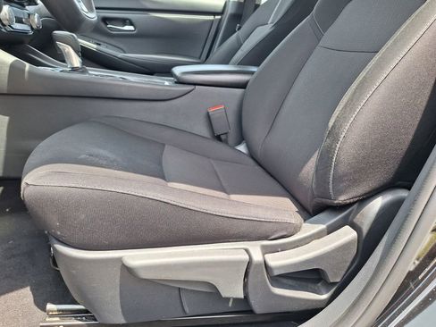 Used 2025 Nissan Sentra SV FWD image 24