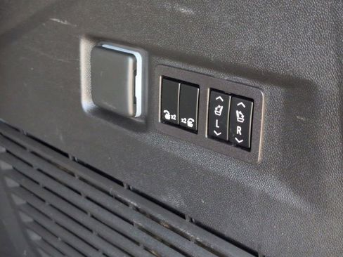 Certified 2023 Chevrolet Tahoe Premier w/ Advanced Technology Package image 30