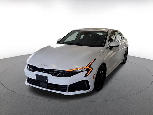 Used 2025 Kia K5 LXS FWD image 6