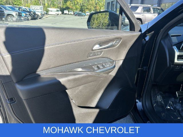 Used 2024 Cadillac XT4 Sport w/ Cold Weather Package AWD/4WD image 23