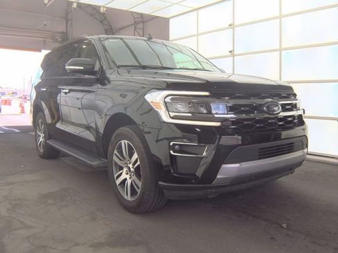 Used 2024 Ford Expedition Limited RWD image 3