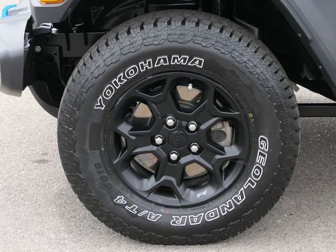 Used 2023 Jeep Wrangler Unlimited w/ 8.4" Radio Group AWD/4WD image 10