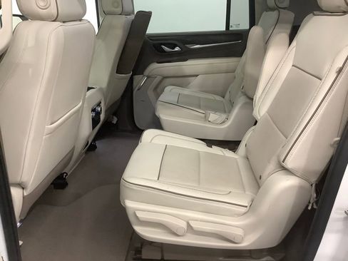 Used 2022 GMC Yukon XL Denali AWD/4WD image 6
