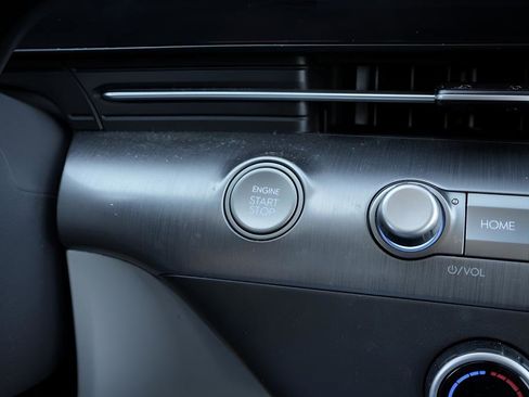 Certified 2024 Hyundai Kona SE AWD/4WD image 28