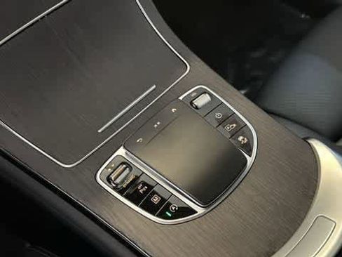 Used 2022 Mercedes-Benz GLC 300 image 21