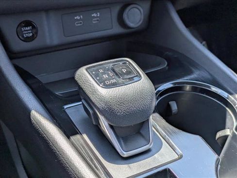 Used 2024 Nissan Rogue SV FWD image 17