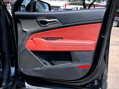 Used 2023 Kia Sportage SX image 23