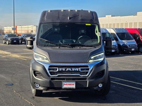 New 2025 RAM ProMaster 1500 w/ Quick Order Package 22G SLT image 2