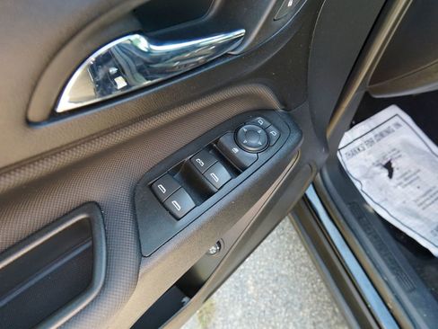 Used 2023 Chevrolet Equinox RS AWD/4WD image 19