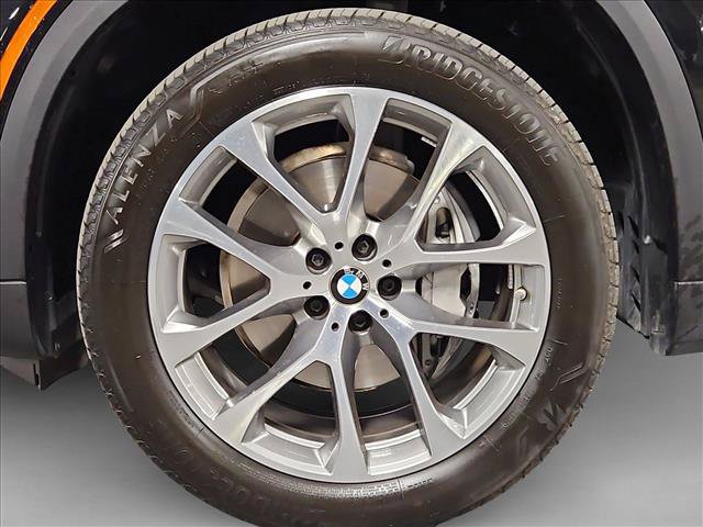 Certified 2026 BMW X5 sDrive40i w/ Parking Assistance Package RWD image 25