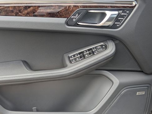 Certified 2026 Porsche Macan AWD/4WD image 13