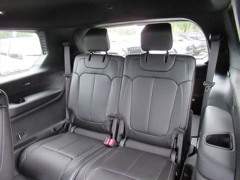 New 2025 Jeep Grand Cherokee L Limited w/ Black Appearance Package image 31