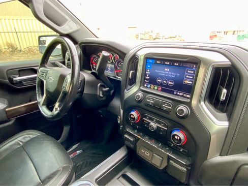 Used 2020 Chevrolet Silverado 1500 LT Trail Boss image 46