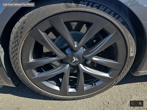 Used 2022 Tesla Model S Plaid AWD/4WD image 7
