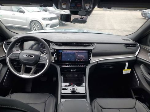 New 2026 Jeep Grand Cherokee Limited AWD/4WD image 16