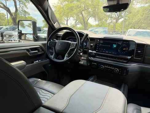 Used 2024 Chevrolet Silverado 2500 ZR2 w/ Technology Package AWD/4WD image 16
