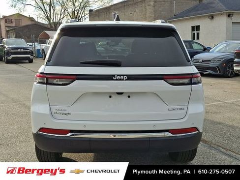 Used 2024 Jeep Grand Cherokee Limited AWD/4WD image 6