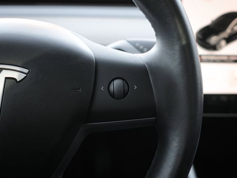 Used 2018 Tesla Model 3 Long Range image 19