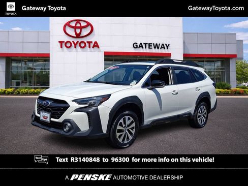 Used 2024 Subaru Outback Premium AWD/4WD image 1