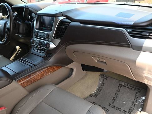 Used 2017 Chevrolet Tahoe Premier RWD image 9