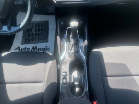 Used 2025 Toyota Corolla LE image 33