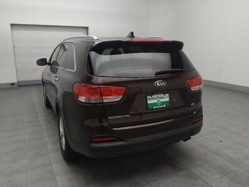 Used 2016 Kia Sorento LX image 5