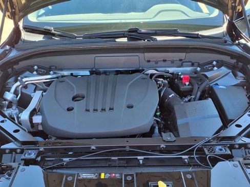 Used 2025 Volvo XC60 B5 Core image 32