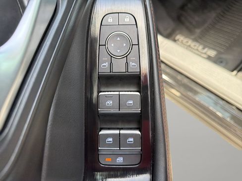 Used 2025 Nissan Rogue SV w/ Rock Creek Premium Package AWD/4WD image 18