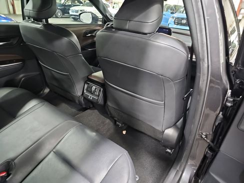 Used 2023 Toyota Crown AWD/4WD image 11