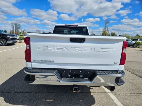Used 2025 Chevrolet Silverado 2500 LT w/ Convenience Package AWD/4WD image 6