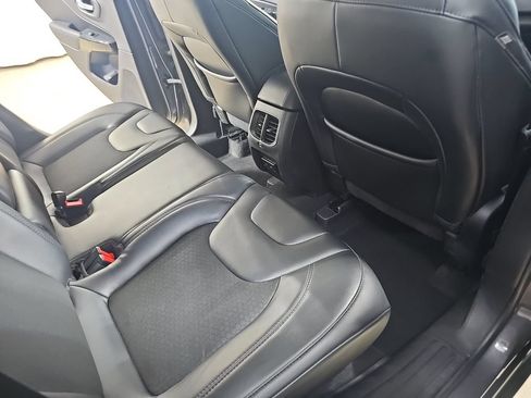Used 2020 Jeep Cherokee Latitude Plus AWD/4WD image 14