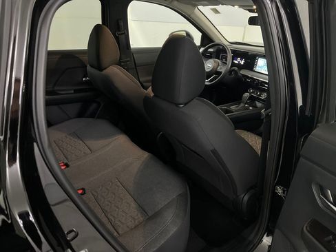 Used 2025 Nissan Kicks SV image 24