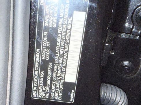 Used 2025 Volvo S60 B5 Plus AWD/4WD image 31