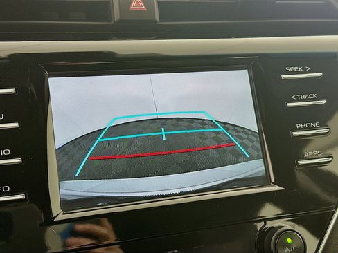 Used 2018 Toyota Camry SE FWD image 21