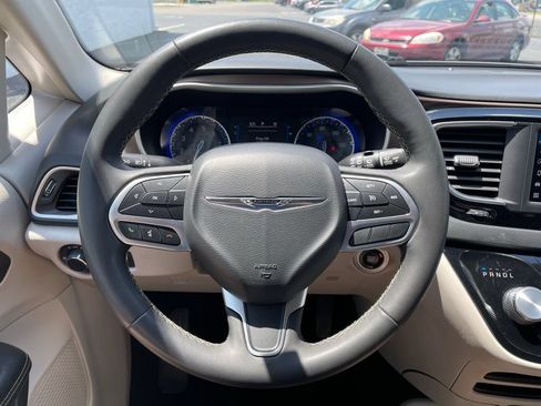Used 2022 Chrysler Voyager LX FWD image 20